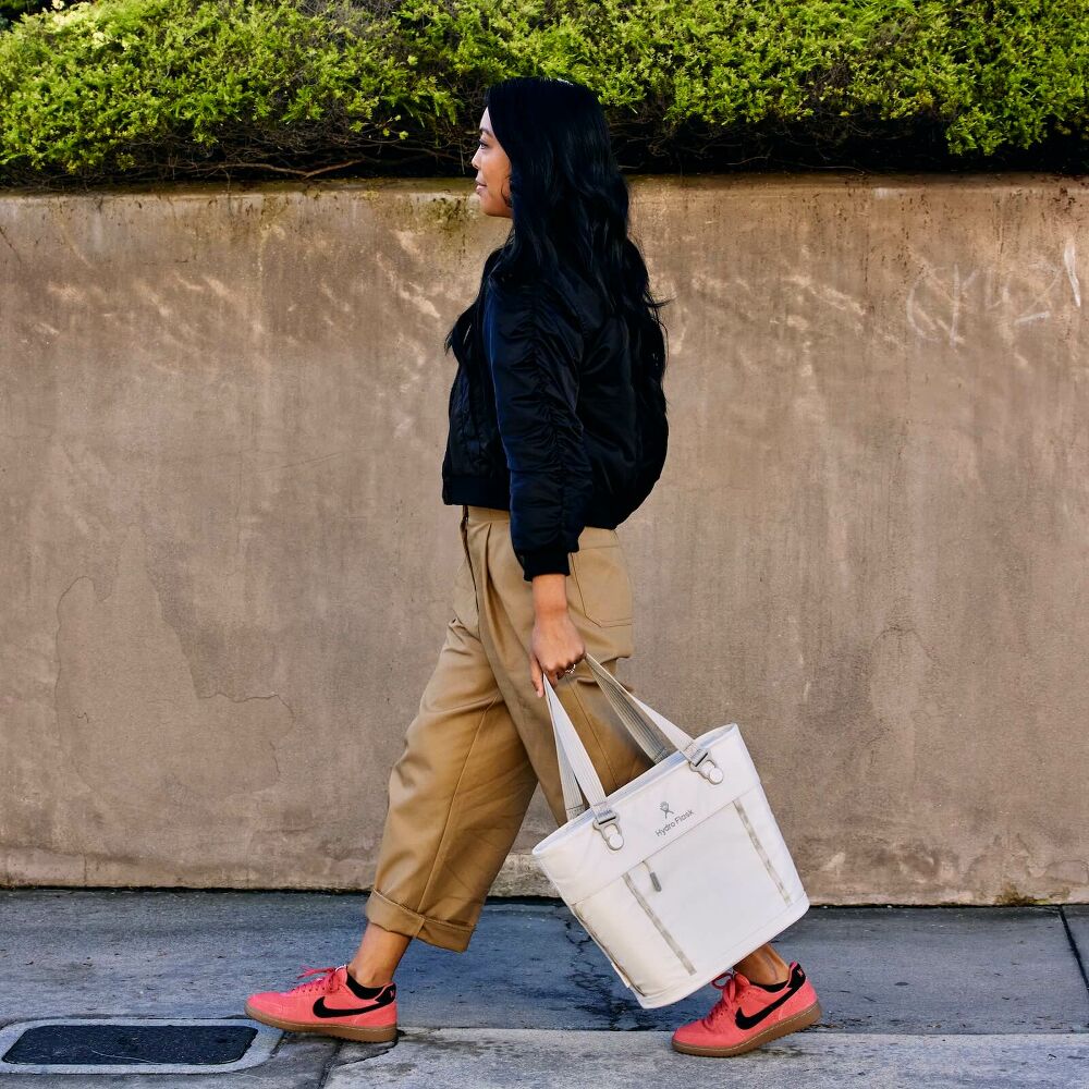 Carryout? Soft Cooler Tote 10 L - Image 23